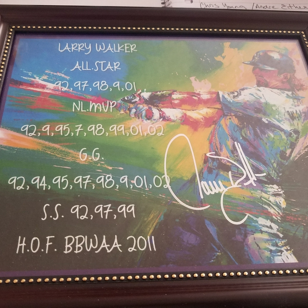 Larry Walker autograph